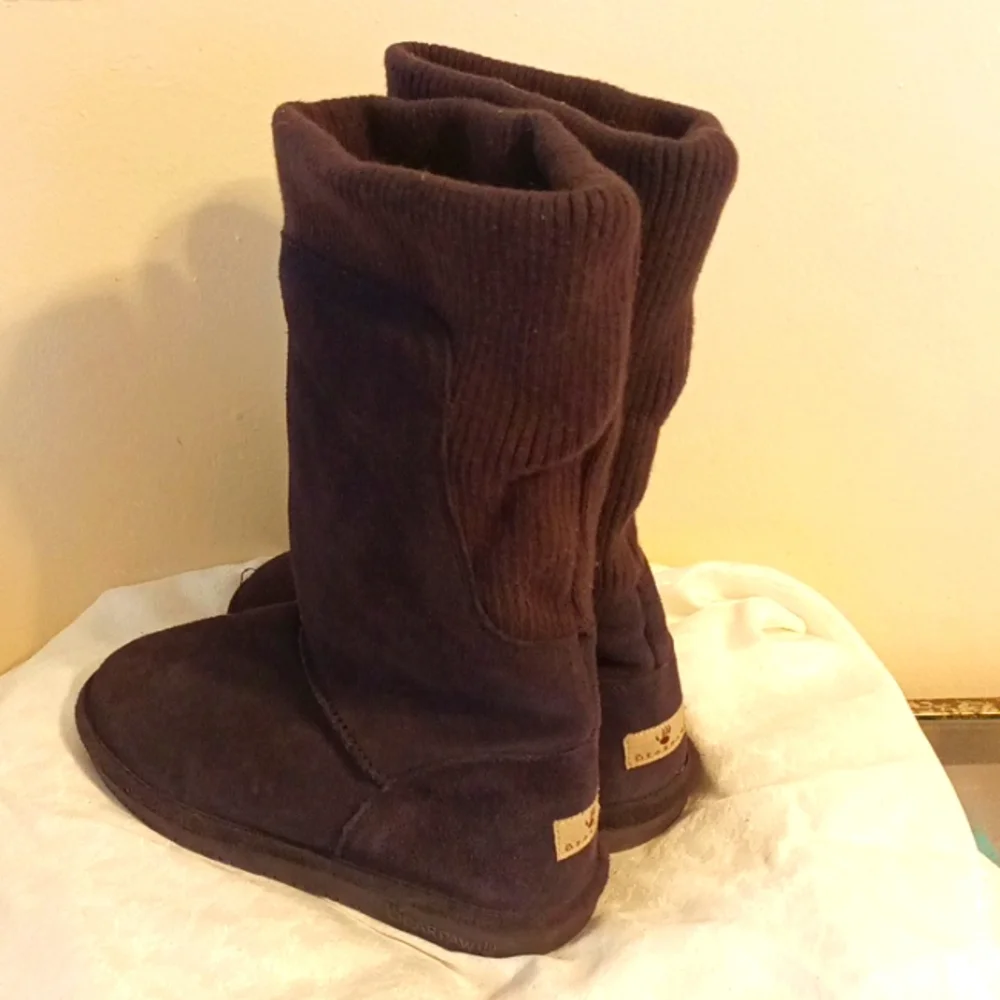 Bearpaw black tall suede and sweater material size 8